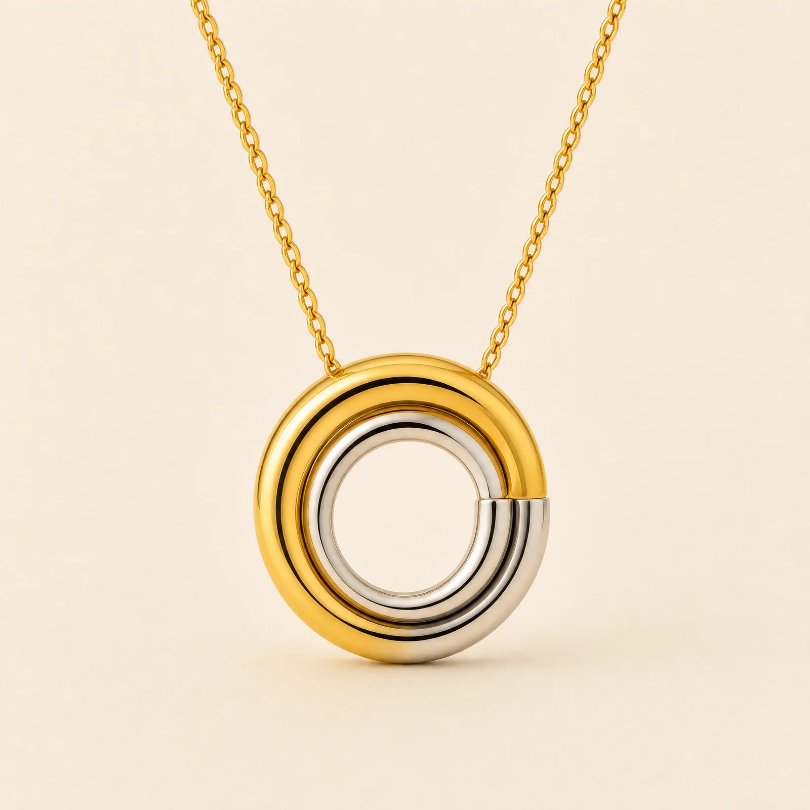Cairo Split-Ring Pendant — official catalogue photo
